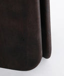 MESA COMEDOR SEISSAN solidez escultural y encanto natural