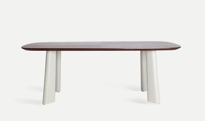 MESA DE COMEDOR VOLTA en mdf, roble y hierro