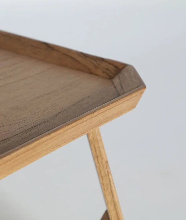 BUSHEY salontafel van mindihout met een warme bruine afwerking