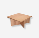 mesa de centro diseñado por aires mateus de roble