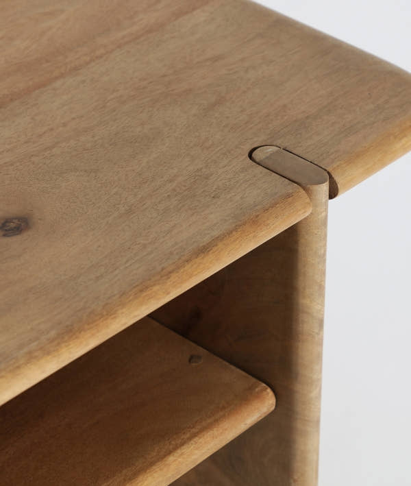 GAILLAC COFFEE TABLE: natural elegance and versatile functionality