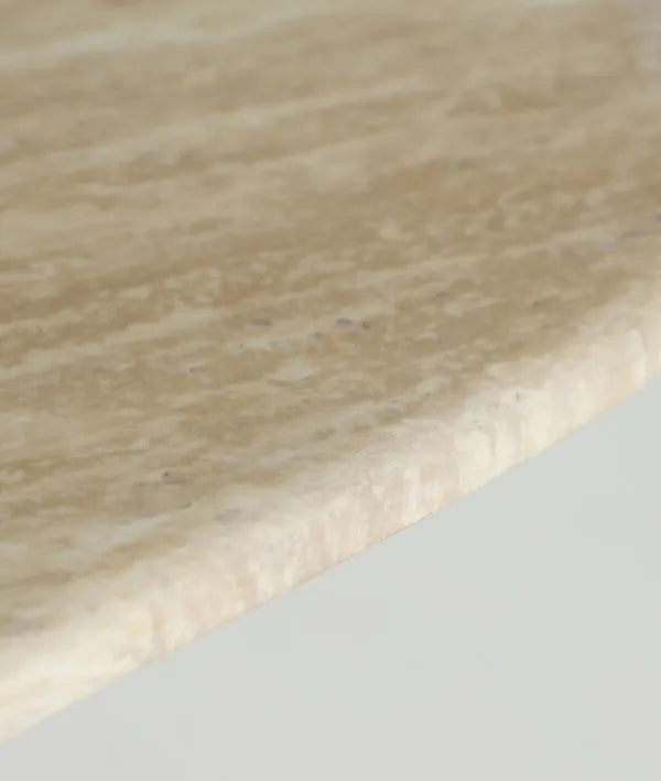 MESA DE CENTRO TABLERO DE MÁRMOL BEIGE Y BASE NEGRA GRAMBOIS