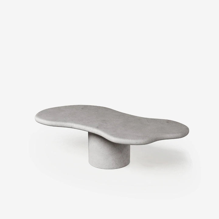 Mesa de centro Indo en microcemento sobre fondo gris de estudio