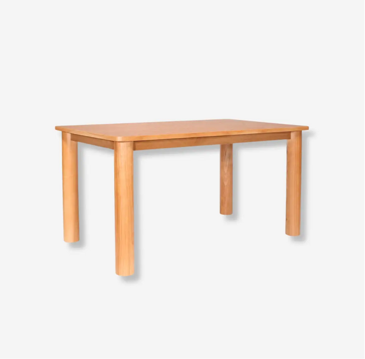mesa de comedor koji de roble claro minimalista