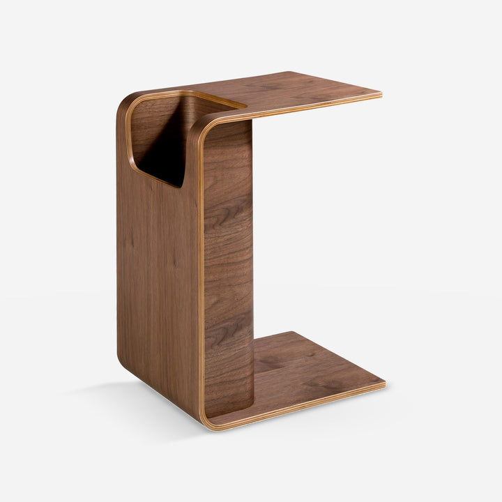 Mesa rincón rectangular nogal sobre fondo gris de estudio