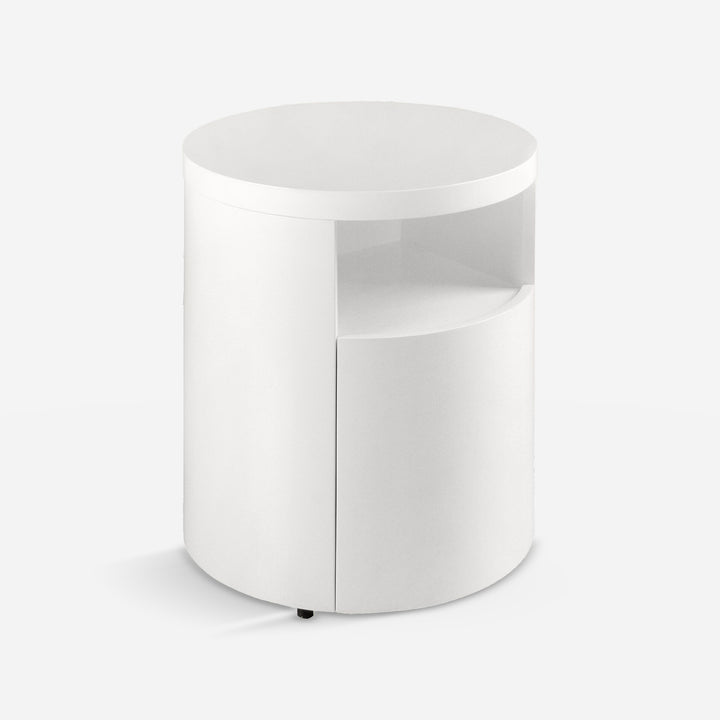 Mesita de noche madera blanca sobre fondo gris de estudio