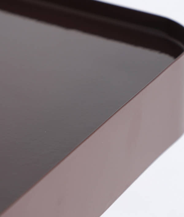 MESITA DE NOCHE UMOA mesita escultural con sofisticación arquitectónica