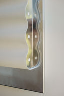 lampara de pared de hierro pulido miroir violaine dharcourt