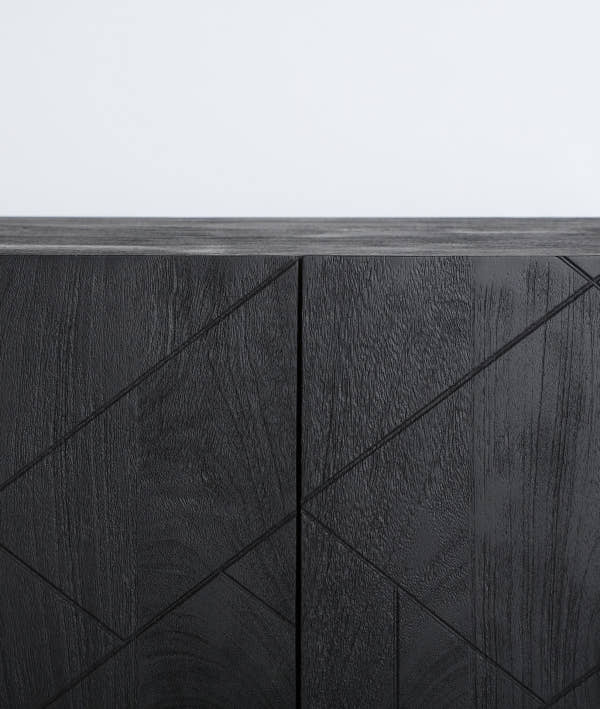 BOULOC TV UNIT: modernity and geometric presence