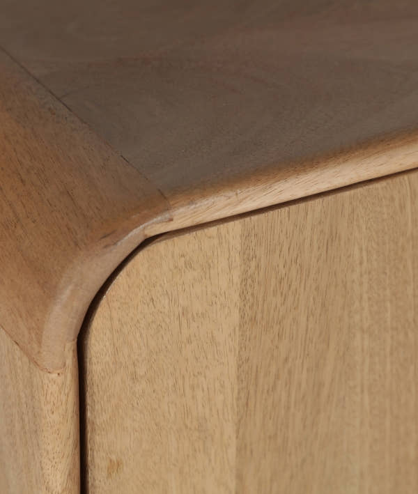 CANADA TV UNIT: Essential and functional design