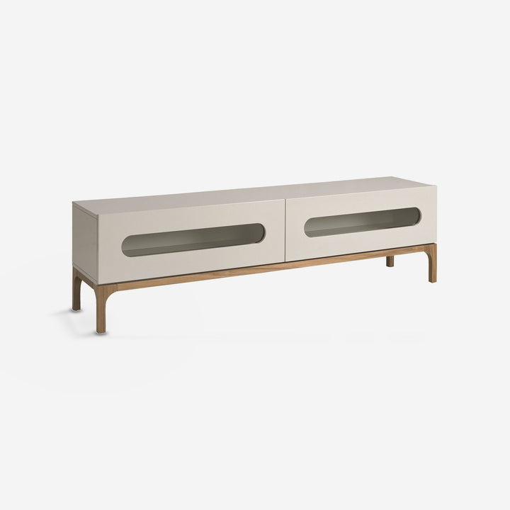 Mueble TV madera gris y nogal con iluminación interior sobre fondo gris de estudio