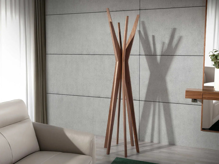 perchero vertical de madera estilo minimalista en acabado nogal natural
