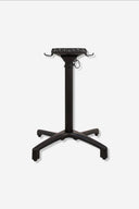 Pie de mesa Equilibra abatible aluminio negro 4 patas sobre fondo gris de estudio
