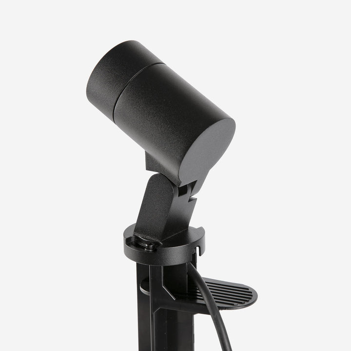 proyector orientable de exterior de aluminio y cristal negro, vista 3