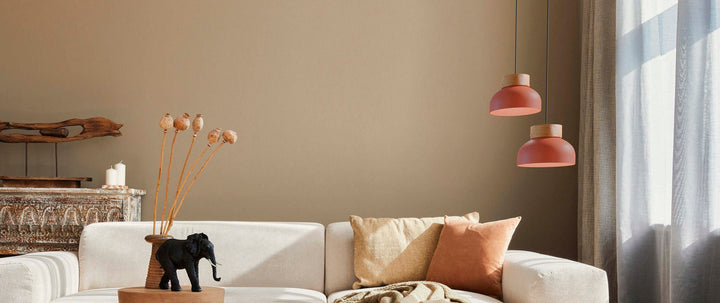 Lámpara Reiko Colgante Cono - Blanco mate en ambiente decorado