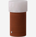 Rizzo Lámpara Portable - Madera PLA Teka sobre fondo gris de estudio