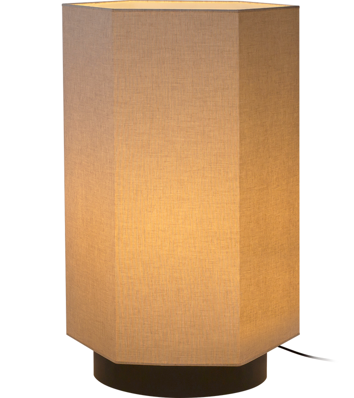 Lámpara Roxi de Piso 45 - Base negra mate y pantalla crema blanca en ambiente decorado