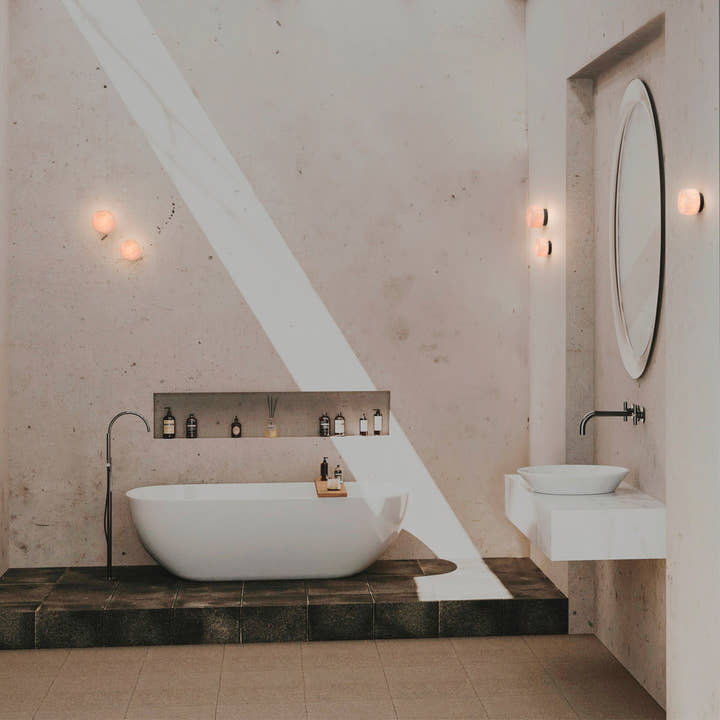 Rock wandlamp 9 IP44 - Zwarte voet en albasten kap