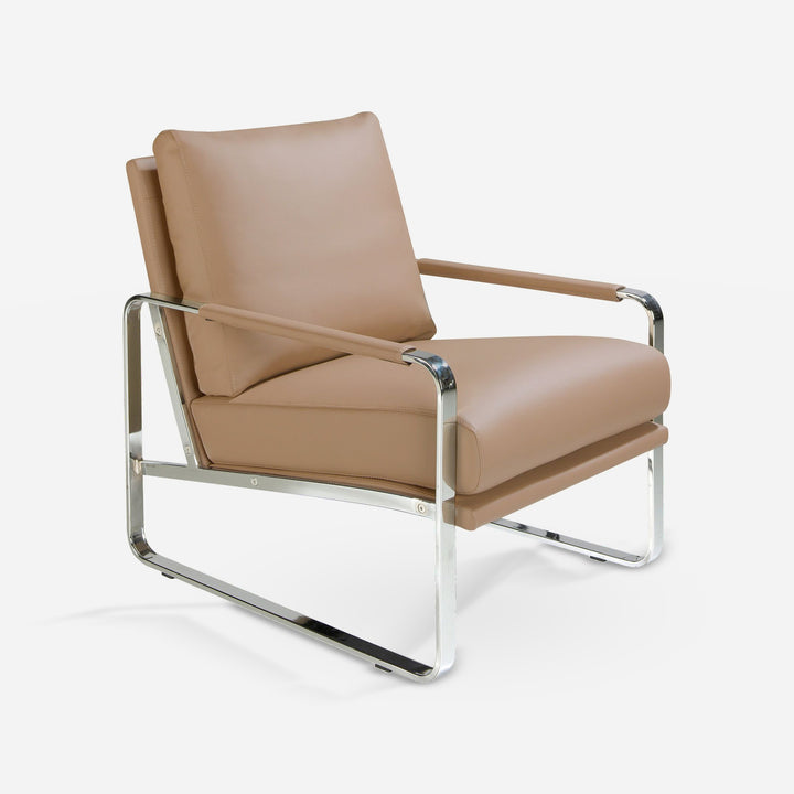 Sillón polipiel visón sobre fondo gris de estudio