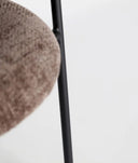 Silla ALLENC tapizada en marrón y patas negras