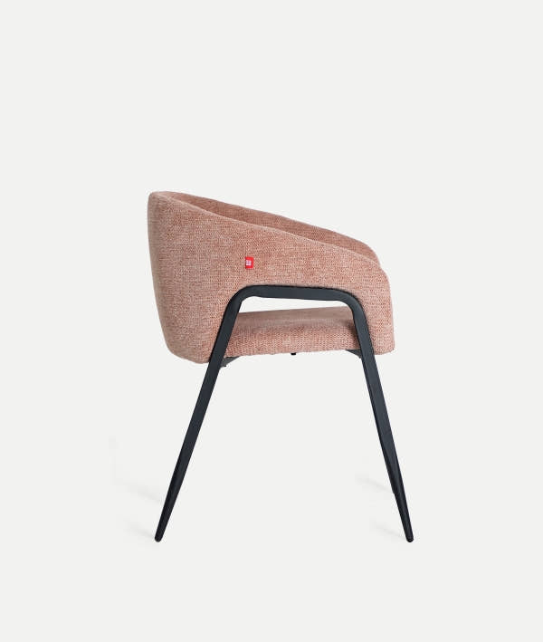 AREN CHAIR: subtle sophistication and contemporary design