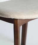 SILLA ARTIX madera de olmo con cojín acolchado en tela beige