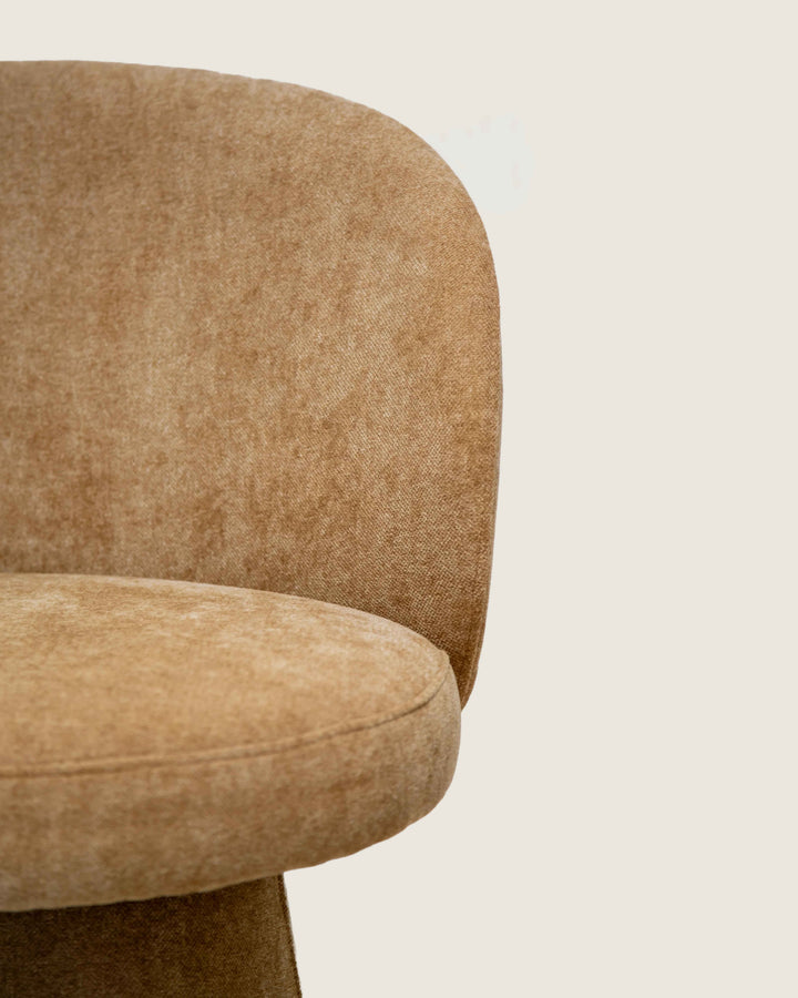 Silla Aura en tela camel (tapizado) - Silla - El Workshop-