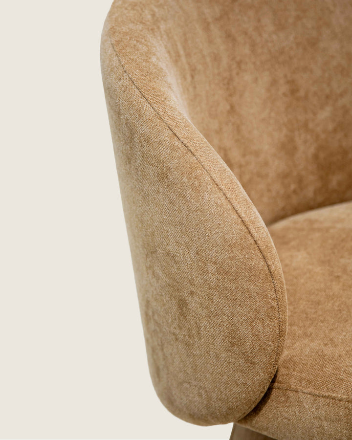 Silla Aura en tela camel (tapizado) - Silla - El Workshop-