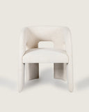 Silla Vera en tapizado dolmen creme sobre fondo gris de estudio (4)