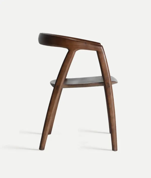 SILLA LABRIT marrón en madera clásico con toque contemporáneo, respaldo y brazos integrados