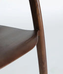 SILLA LABRIT marrón en madera clásico con toque contemporáneo, respaldo y brazos integrados