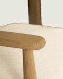 Silla Lys en fresno en ambiente decorado