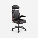Silla oficina giratoria polipiel negro sobre fondo gris de estudio
