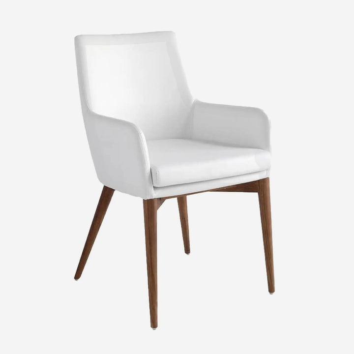 Silla polipiel blanco, foto de producto sobre fondo gris de estudio