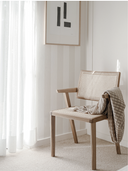silla pedro fuschini con apoyabrazo de madera de roble y esterilla