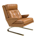 sillón confortable con asiento y respaldo acolchados en piel marrón y base metálica dorada curva