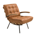 sillón moderno con asiento de piel marrón vacuno, brazos de fresno curvado y patas de hierro pintado en negro