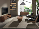 sillón asiento y respaldo de polipiel negra y estructura de madera natural pulida