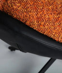 DRAAIBARE STOEL MARRAKECH comfortabele draaistoel met eigentijdse stijl in zwart met afwerking