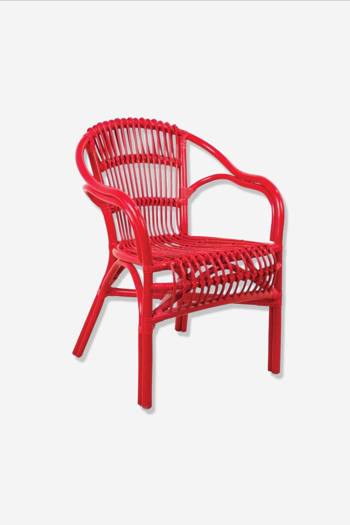 Sillón Peñíscola rojo sobre fondo gris de estudio