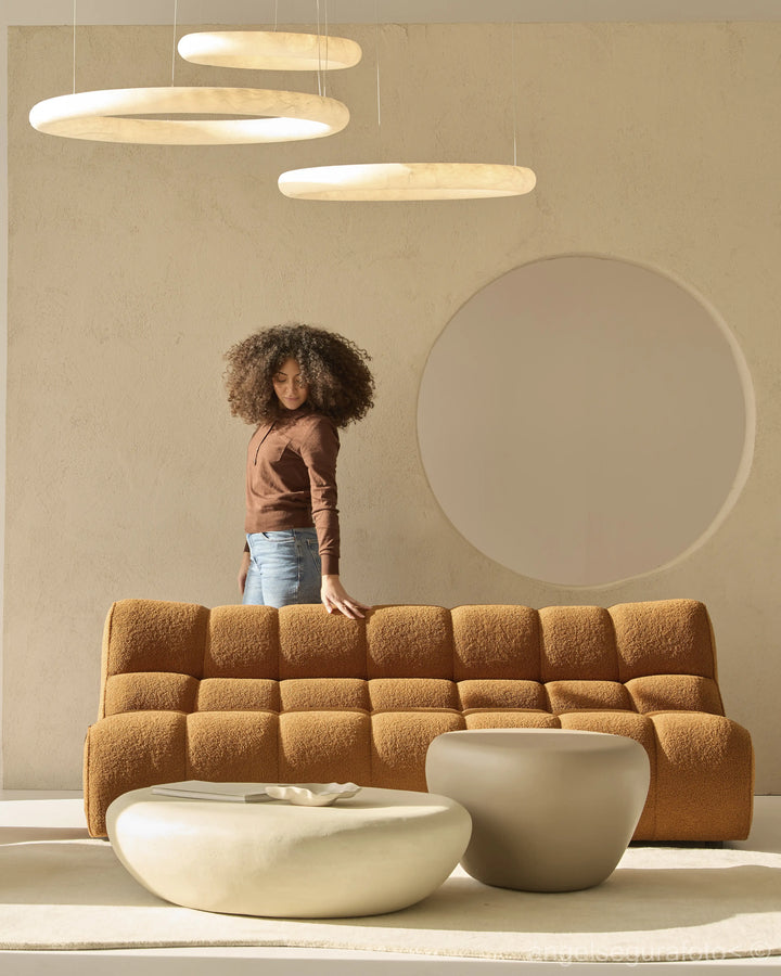 Sofá Nude teja 3 plazas en ambiente decorado (2)