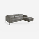 Sofá chaise longue relax derecha piel gris oscuro sobre fondo gris de estudio