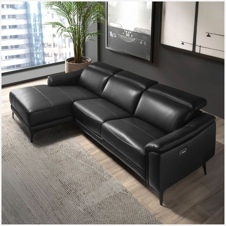 Sofá chaise longue relax izquierda piel negro sobre fondo gris de estudio (2)
