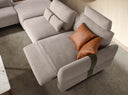 Sofá chaise longue relax modular izquierdo tela arena en ambiente decorado (3)