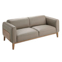 sofá gris claro con panel decorativo de madera en los costados y patas cónicas de madera maciza