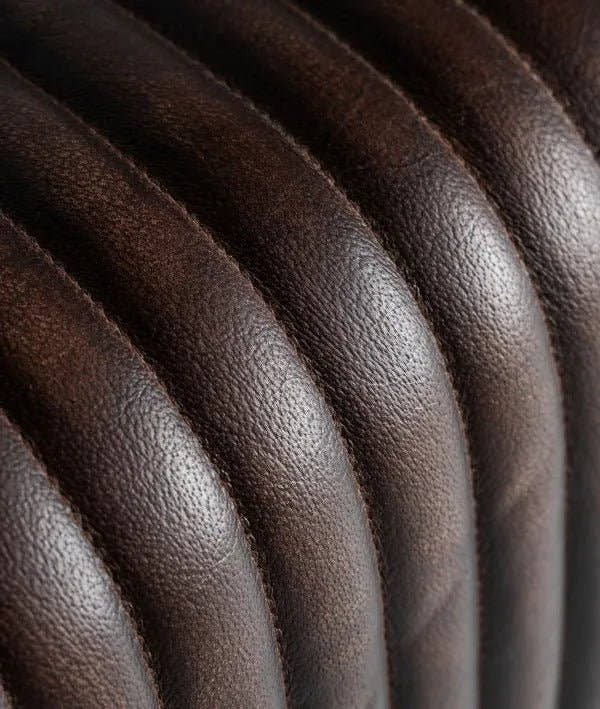 Puf GLADYS confeccionado en cuero marrón - Reposapiés y puffs - El Workshop - cuero