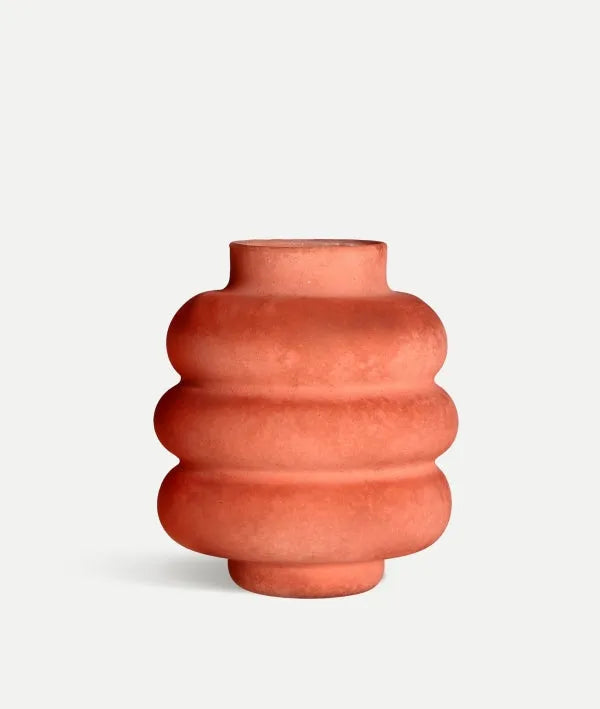 KIDHA vaas gemaakt van elegant oranje glas