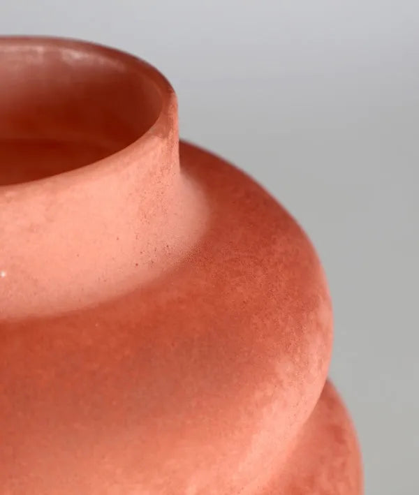 KIDHA vaas gemaakt van elegant oranje glas