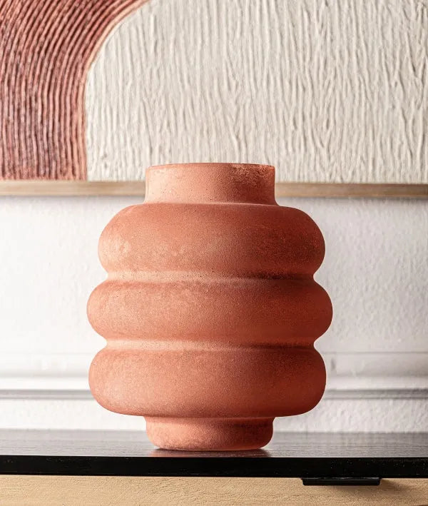 KIDHA vaas gemaakt van elegant oranje glas